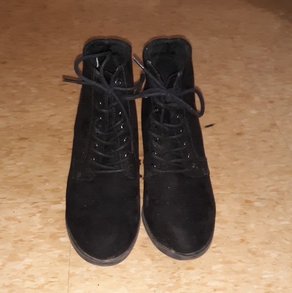 Vintage Velvet Leather Booties - Picture 2 of 3